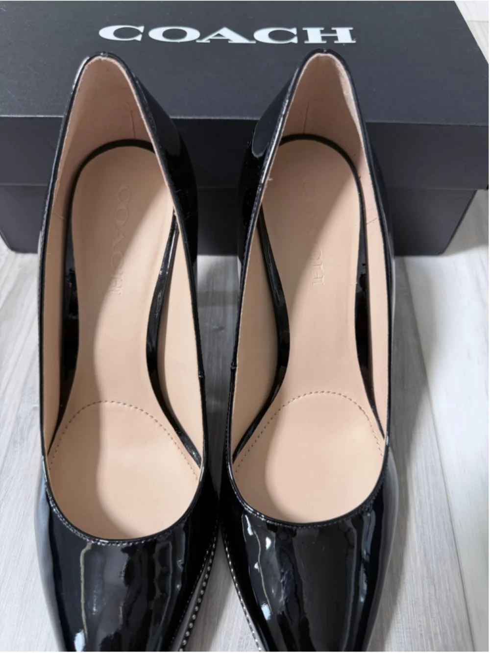 Coach Samantha Patent Leather Pumps Black Pointed Toe Studded Heels 9.5B NIB